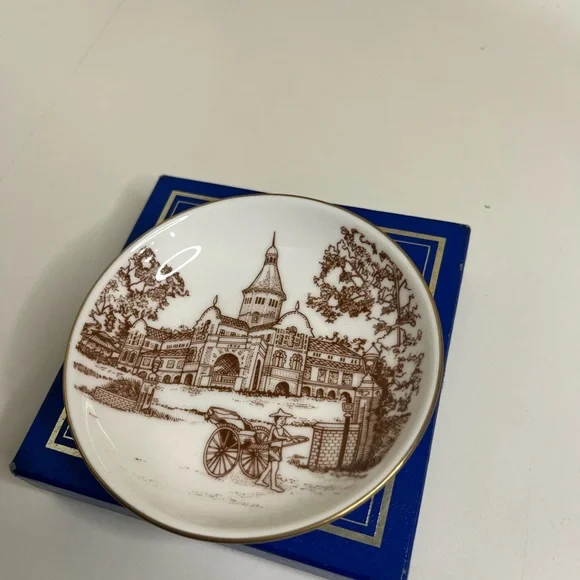 Royal Doulton Singapore Goodwood Park Hotel Trinket Plate w/ Box - Picture 4 of 6